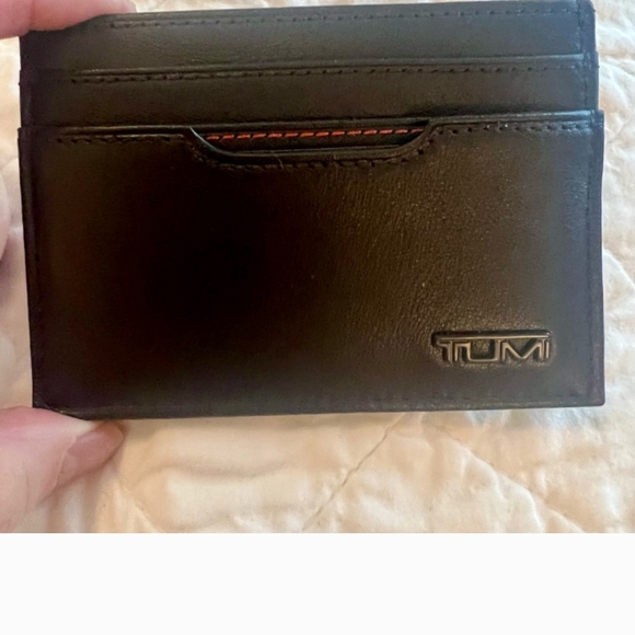 Nwt: Tumi Black Leather Card Holder/money Clip. In Box - Picture 1 of 4